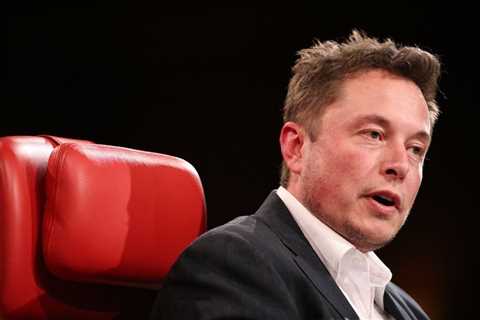 Elon Musk hit with class action lawsuit over his ‘lame’ attempt to back out of a Twitter buyout