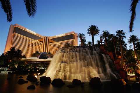 Las Vegas Mirage hotel looking to hire 300 employees