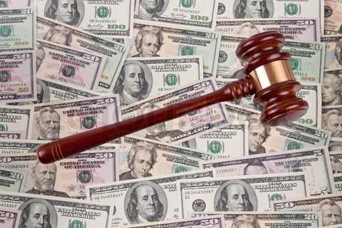 Who Pays a Divorce Lawyer?